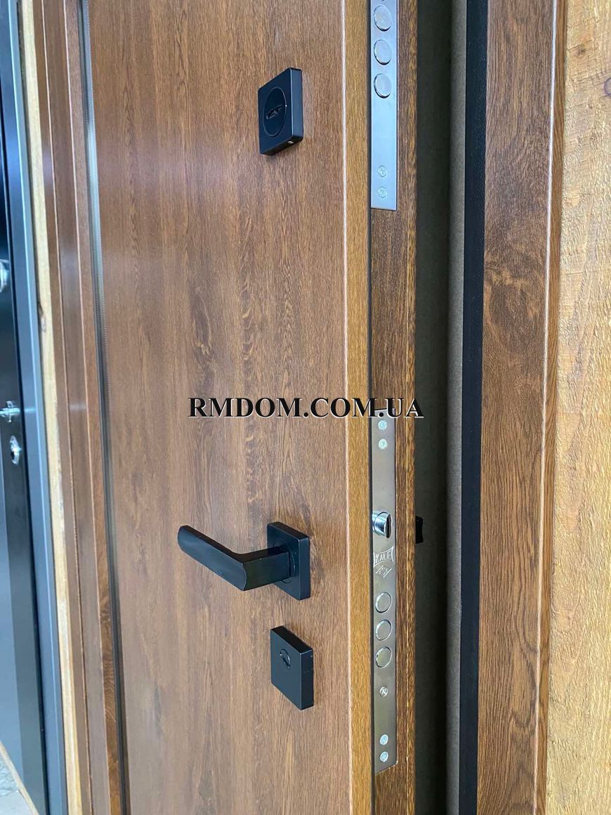 Вхідні двері Redfort колекція Еталон модель Крона, 2040*860, Праве